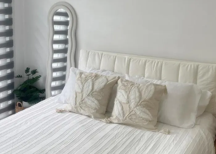Bed & Breakfast Crashpad *
